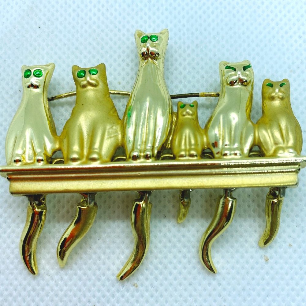 Cat Gold Tone Emerald Color Eyes Brooch Womens Pin